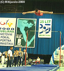 jeltkov_hb_gym00.jpg (39773 Byte)