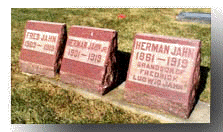 3graves.gif (23804 Byte)