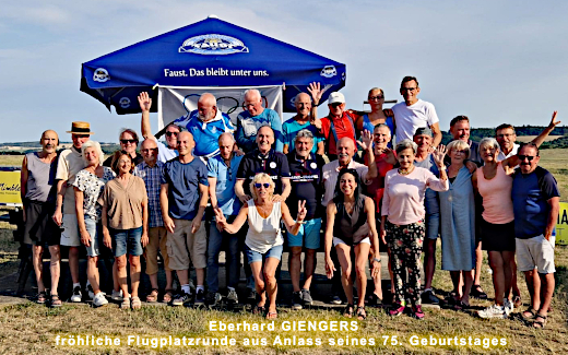 ... eine fröhliche Flugplatz-Party!